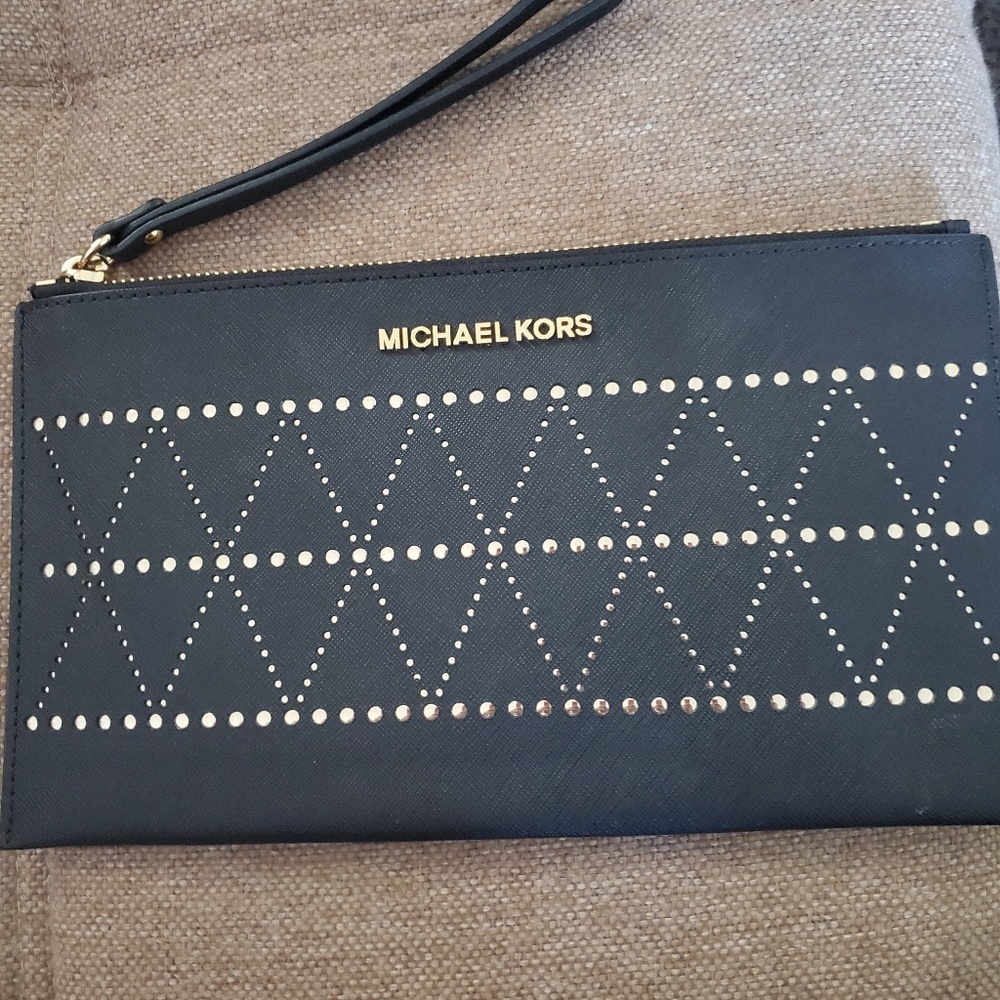MK ENVELOPE WRISTLET